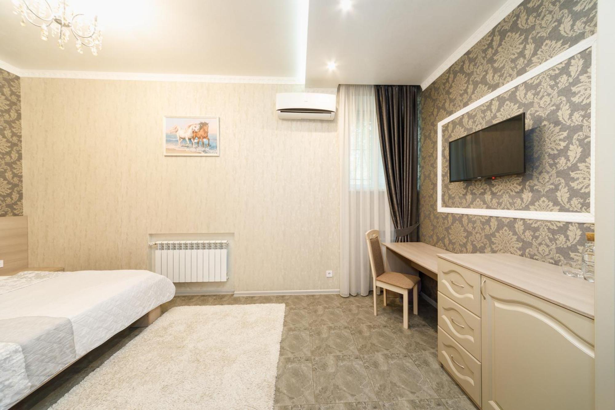 L.O.Y Family Hotel Dnyipropetrovszk Kültér fotó
