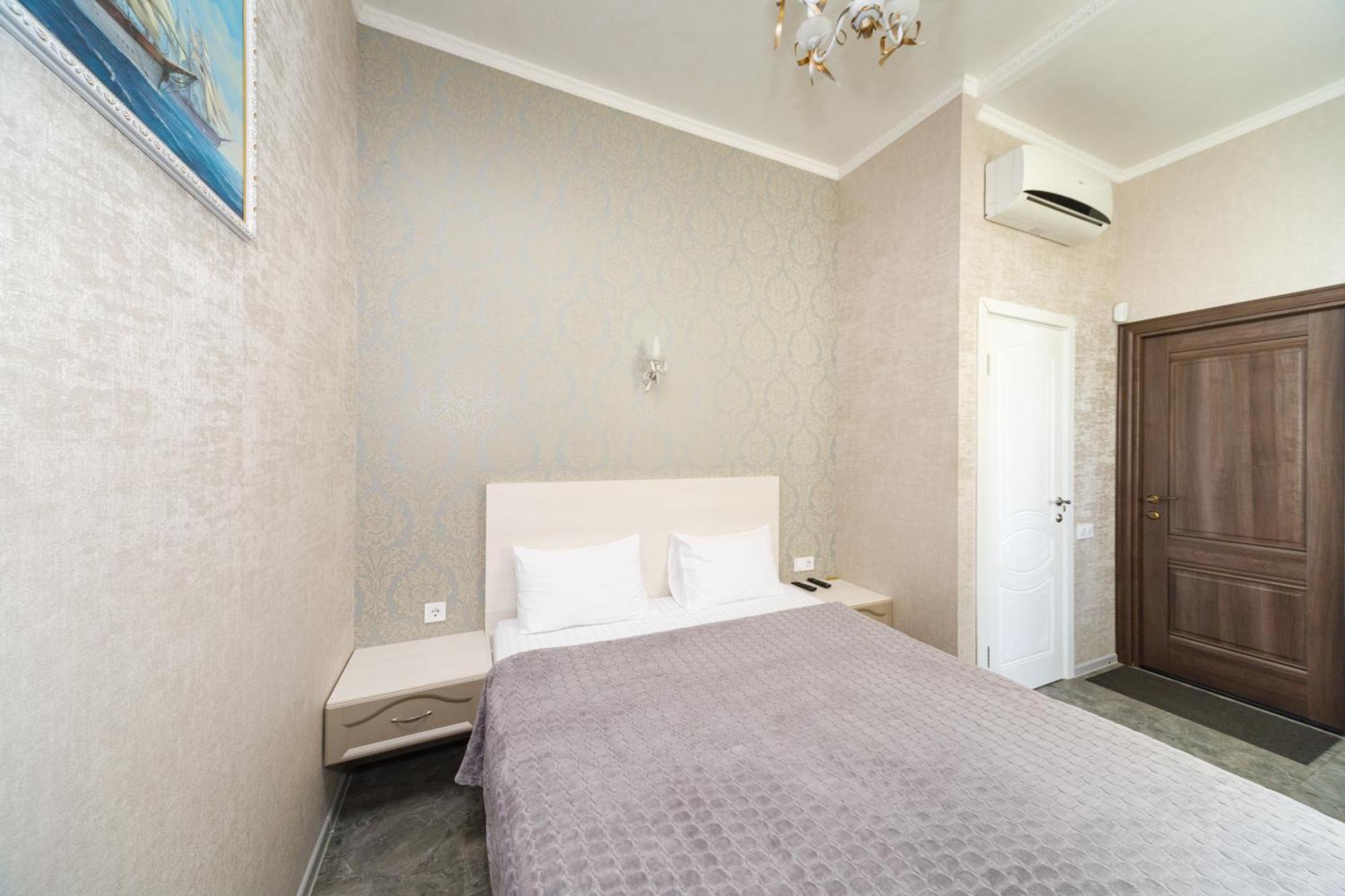 L.O.Y Family Hotel Dnyipropetrovszk Kültér fotó