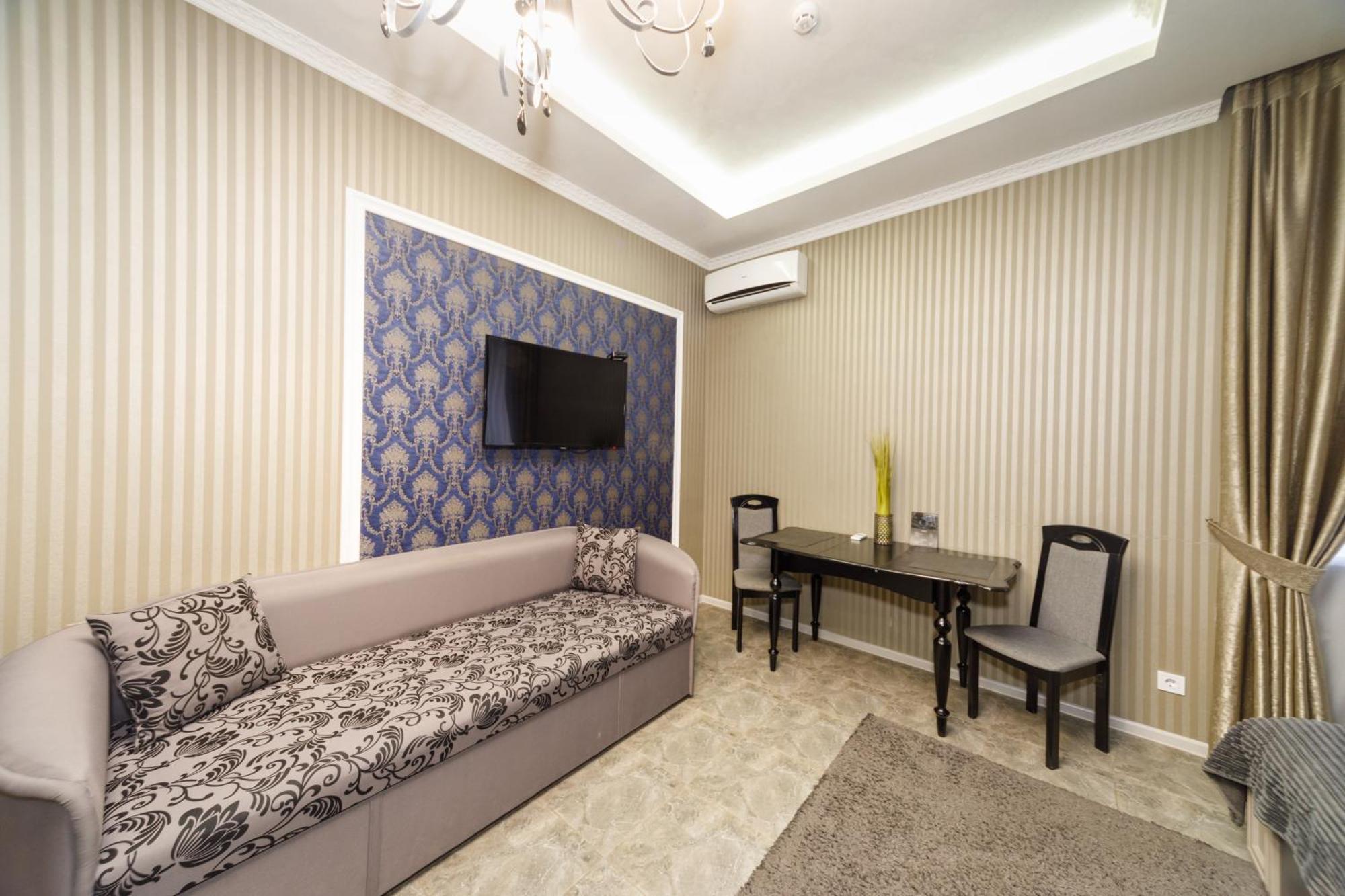 L.O.Y Family Hotel Dnyipropetrovszk Kültér fotó