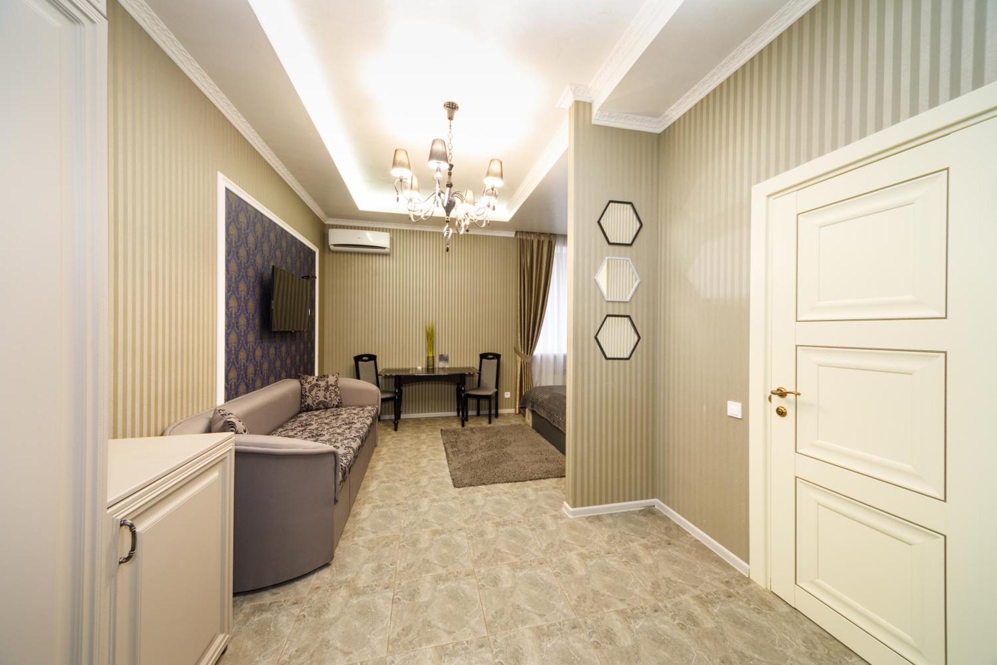 L.O.Y Family Hotel Dnyipropetrovszk Kültér fotó