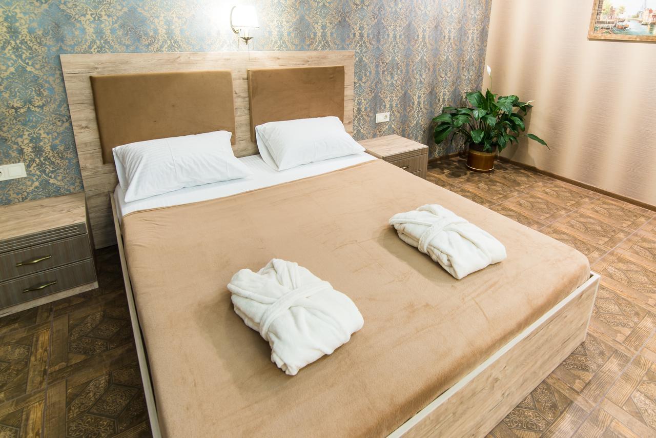 L.O.Y Family Hotel Dnyipropetrovszk Kültér fotó