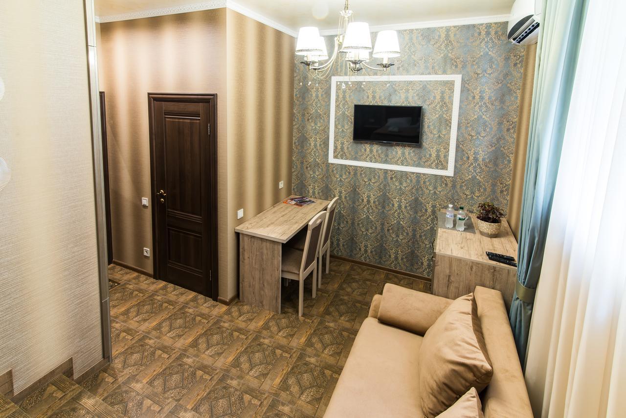 L.O.Y Family Hotel Dnyipropetrovszk Kültér fotó
